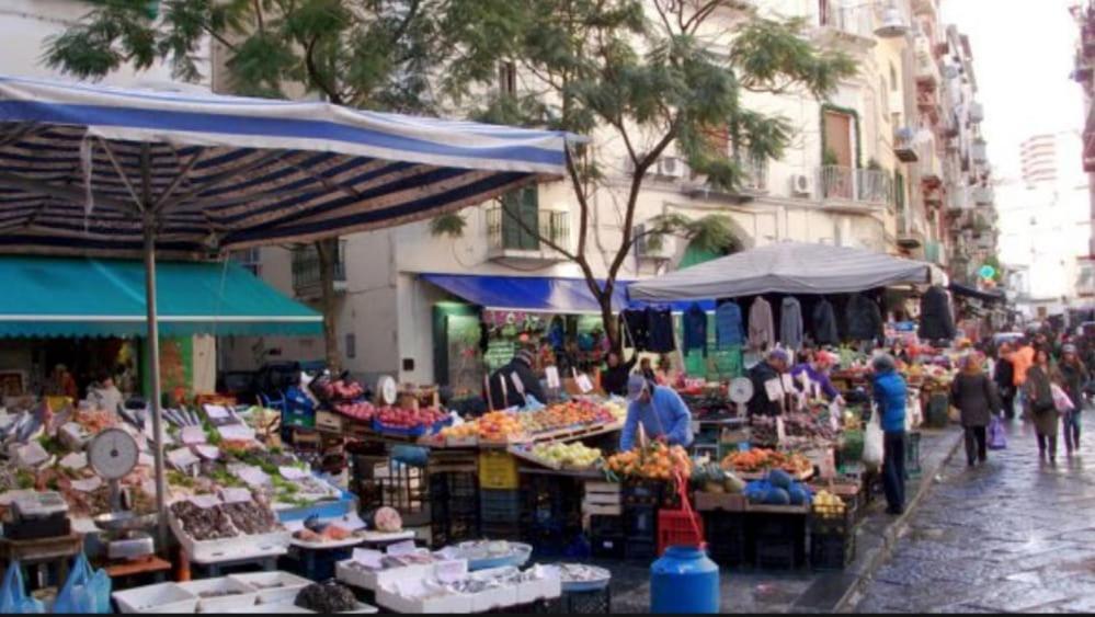 Casetta Soriano - Piazza Dante Naples Exterior photo
